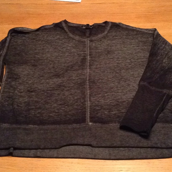 Derek Heart Cold Shoulder Top - Picture 1 of 4